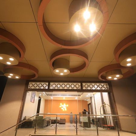 Apricot Hotel , Amhedabad Dış mekan fotoğraf