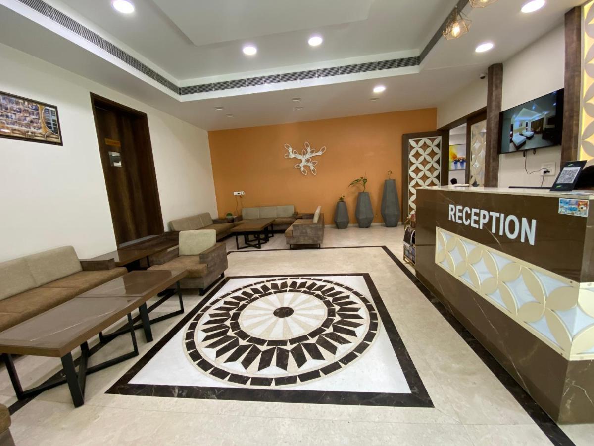 Apricot Hotel , Amhedabad Dış mekan fotoğraf