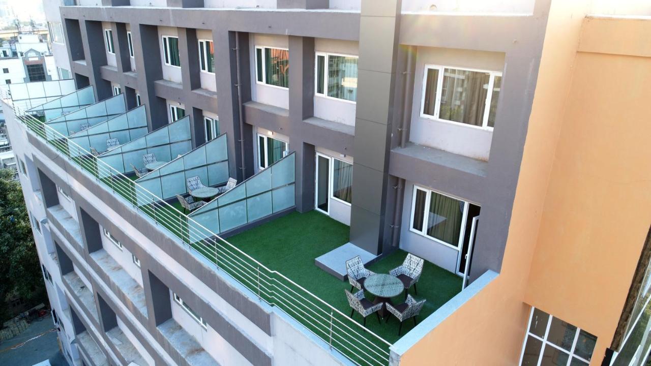 Apricot Hotel , Amhedabad Dış mekan fotoğraf