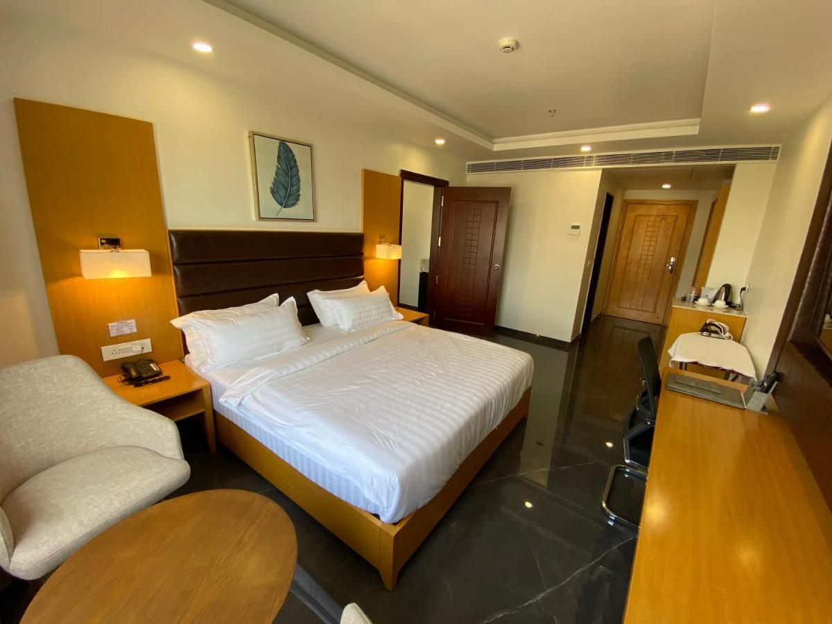 Apricot Hotel , Amhedabad Dış mekan fotoğraf