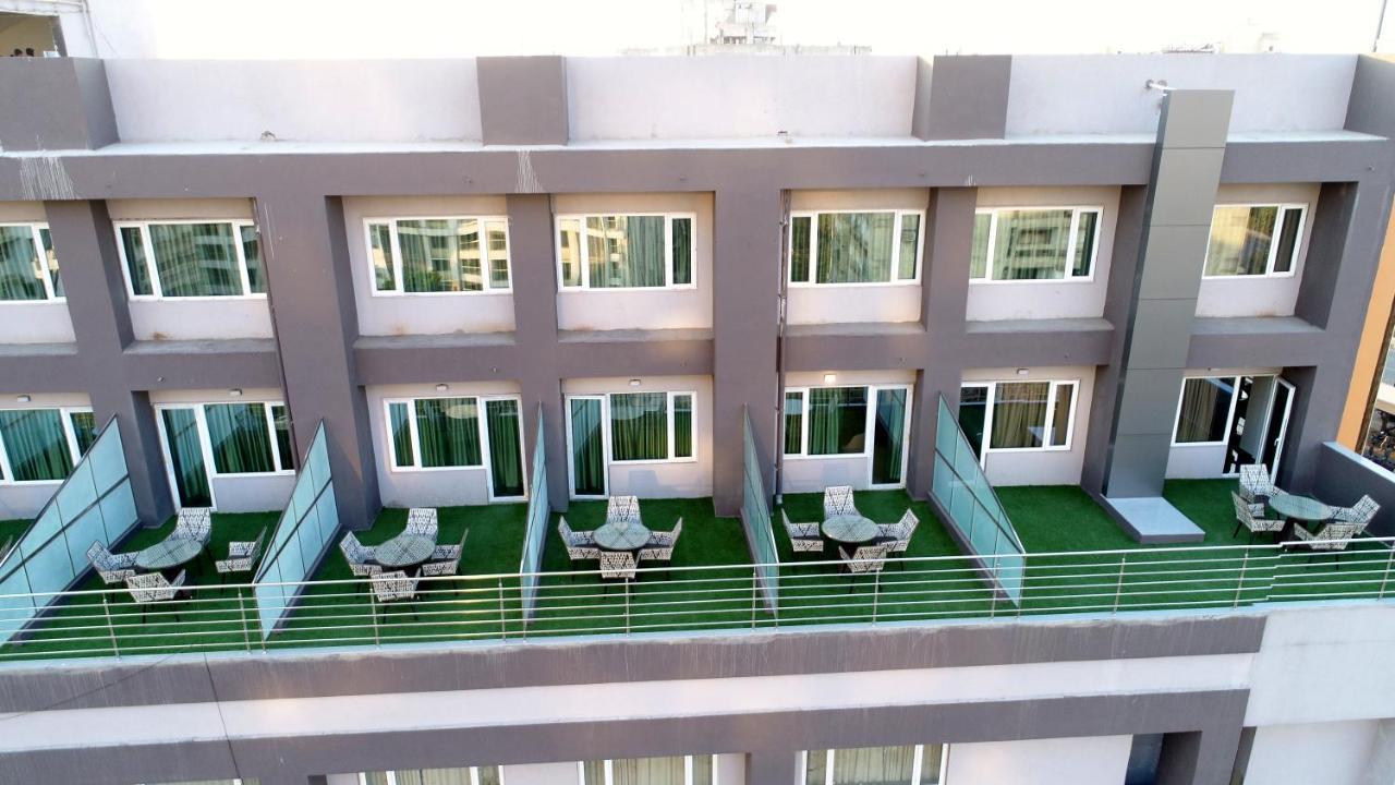 Apricot Hotel , Amhedabad Dış mekan fotoğraf