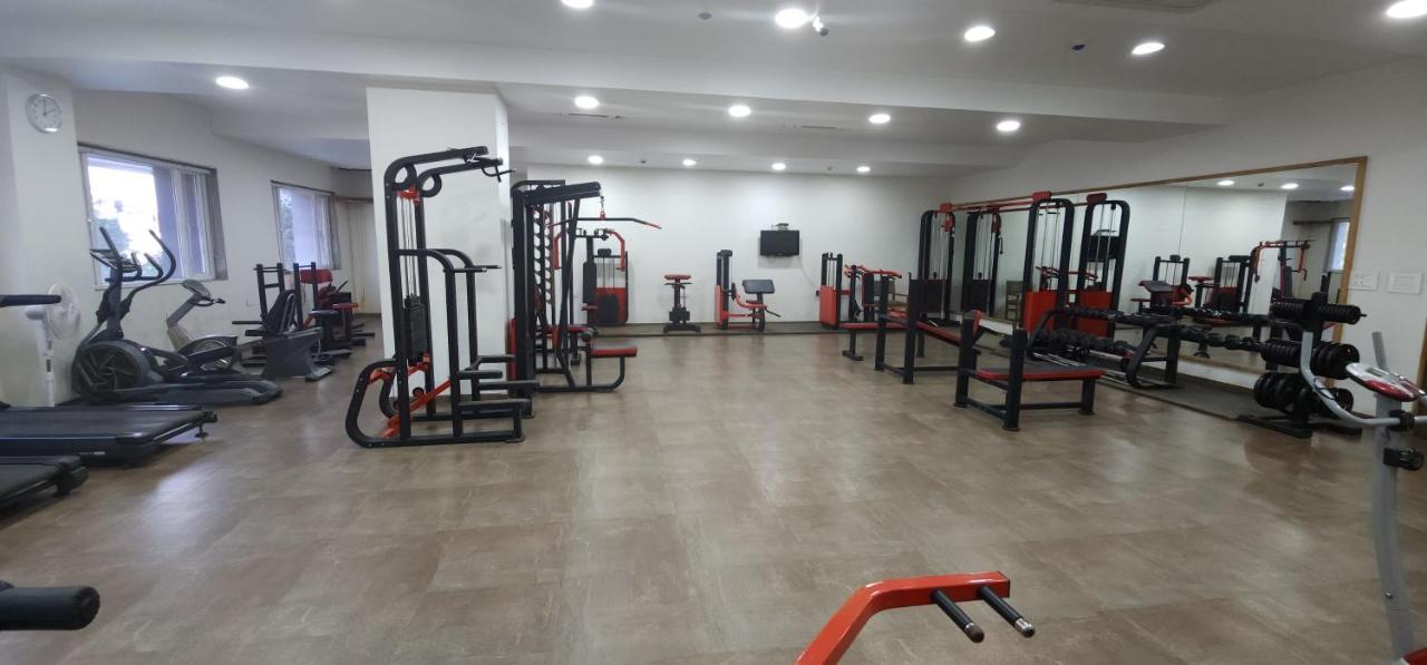Apricot Hotel , Amhedabad Dış mekan fotoğraf