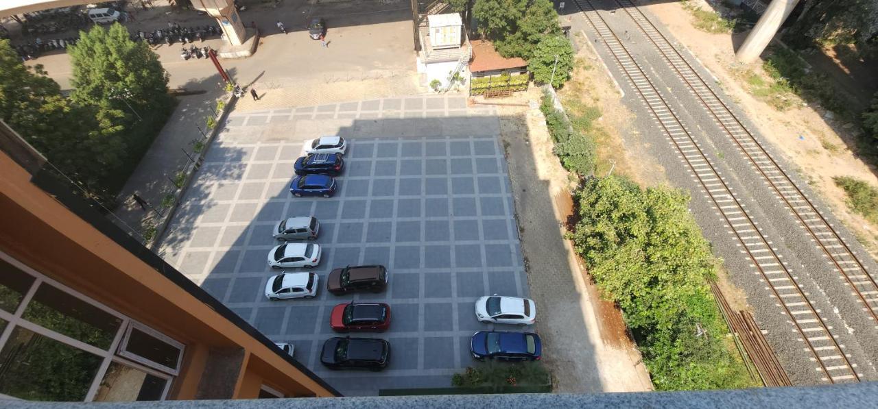 Apricot Hotel , Amhedabad Dış mekan fotoğraf