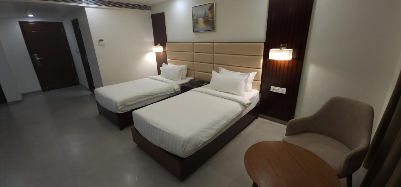 Apricot Hotel , Amhedabad Dış mekan fotoğraf