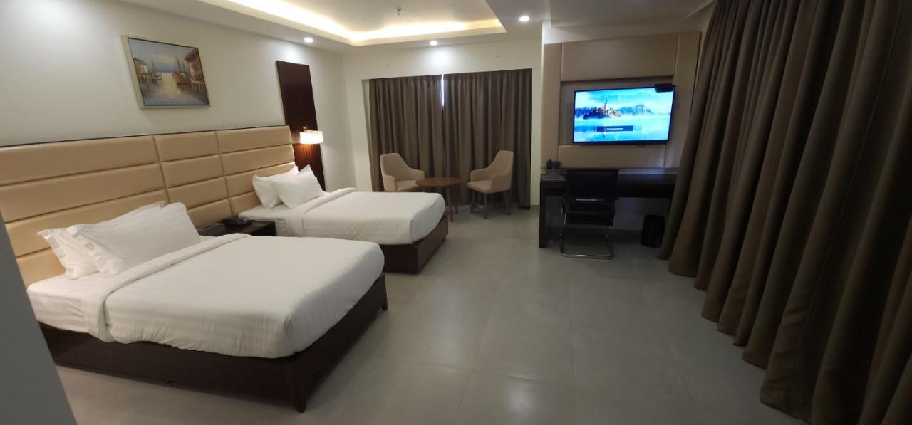 Apricot Hotel , Amhedabad Dış mekan fotoğraf