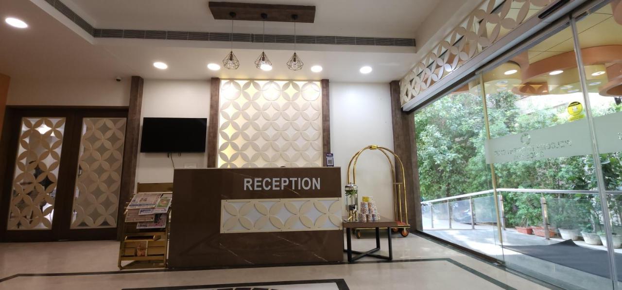 Apricot Hotel , Amhedabad Dış mekan fotoğraf