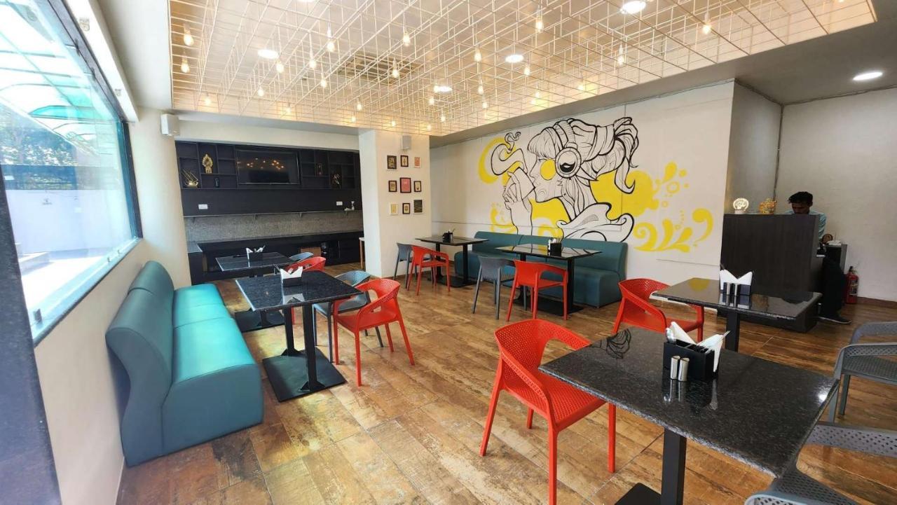 Apricot Hotel , Amhedabad Dış mekan fotoğraf