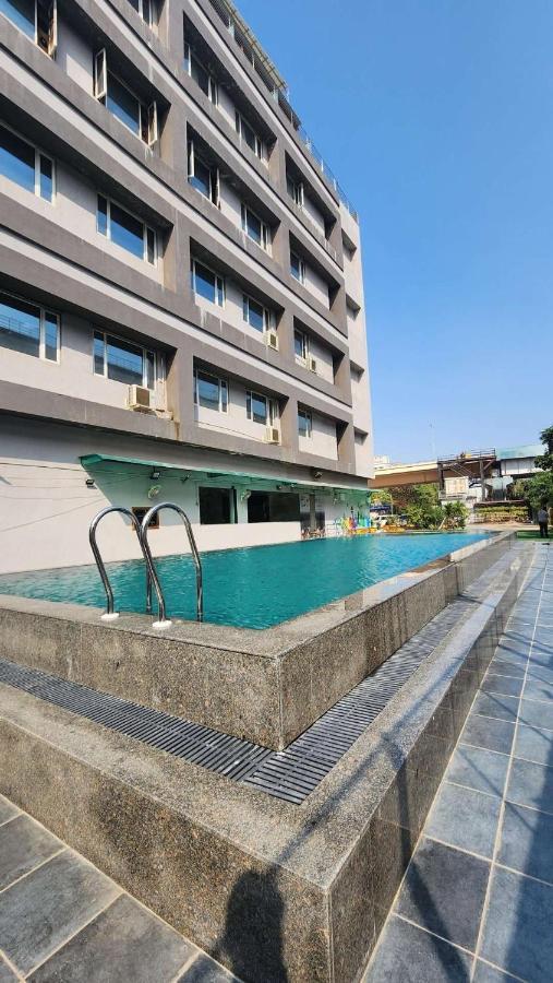 Apricot Hotel , Amhedabad Dış mekan fotoğraf