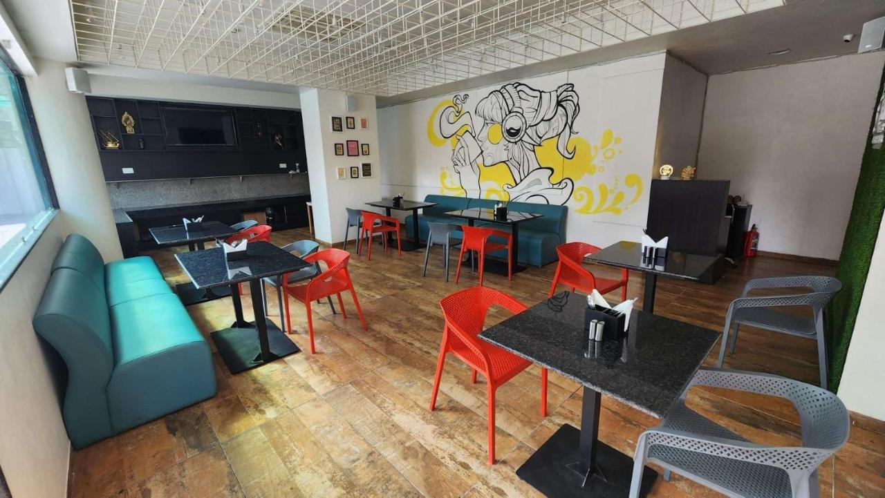 Apricot Hotel , Amhedabad Dış mekan fotoğraf