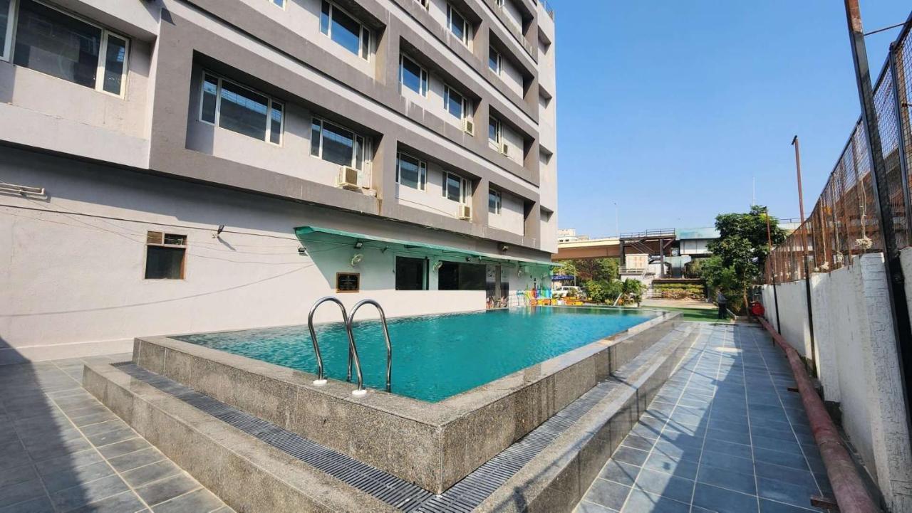 Apricot Hotel , Amhedabad Dış mekan fotoğraf